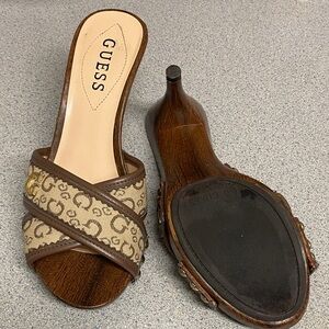 GUESS Women's Brown and Gold Heels